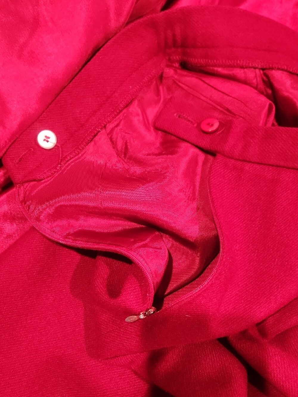 Oleg Cassini Suit - Picture 12 of 13
